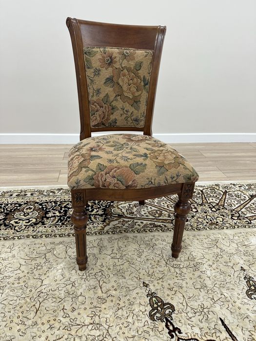 Продаются б/устулья в отличном состоянии