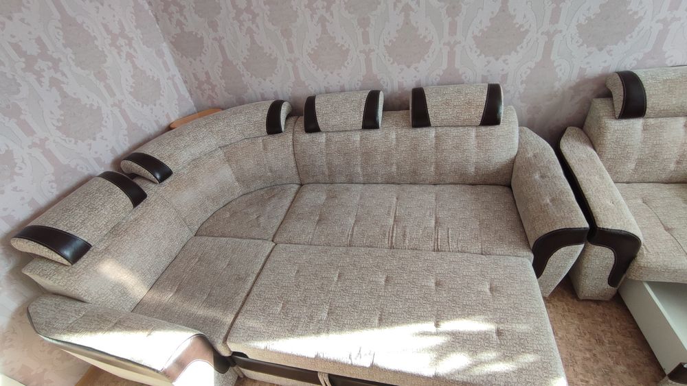 Продам диван с креслом