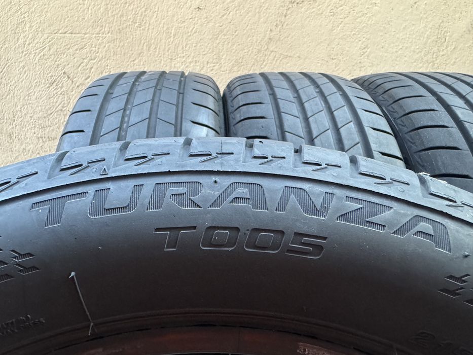 Автомобилни гуми 215 55 17 Bridjestone