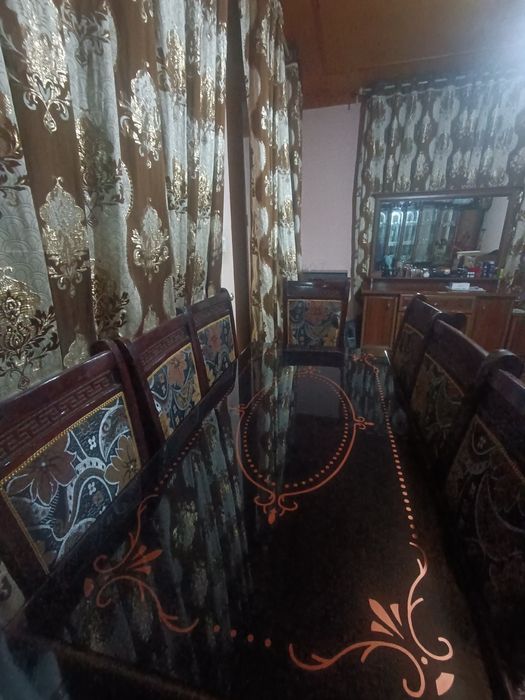 стол стул сотилади 8 талик