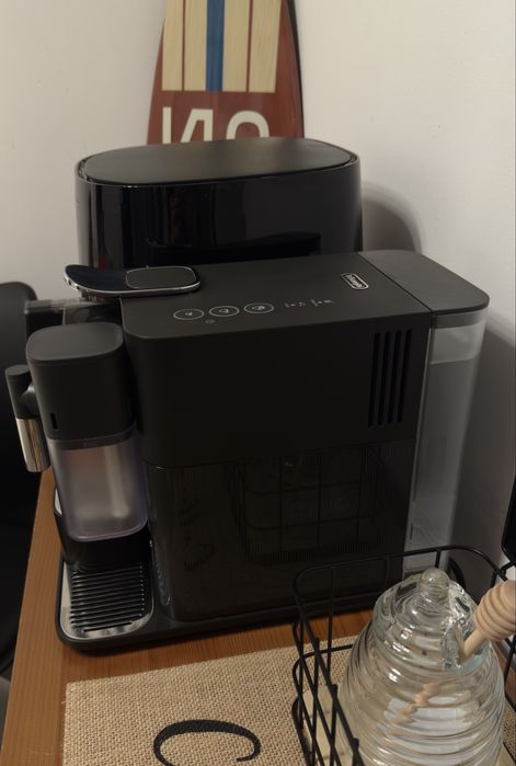 Espressor Nespresso by De’Longhi Lattissima One