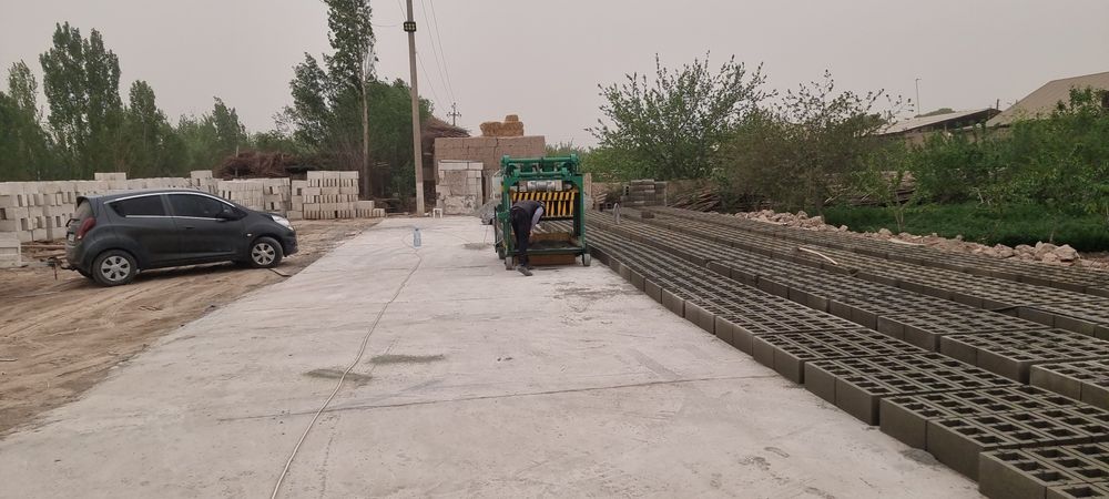 Shlakablok quyish uskunasi sotiladi. Kelishiladi.