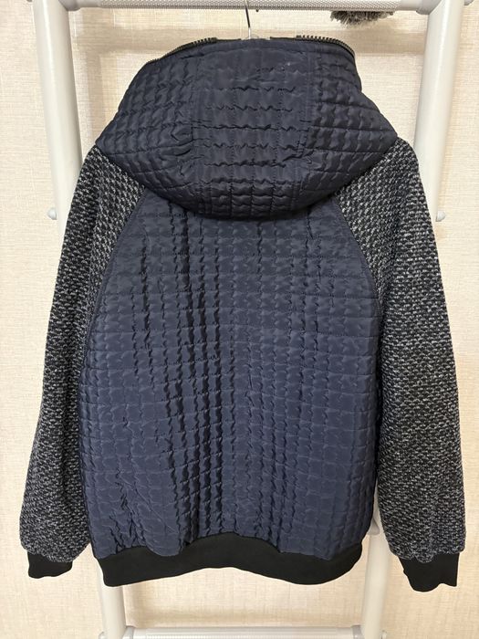 Продам ветровку за 2500 тнг