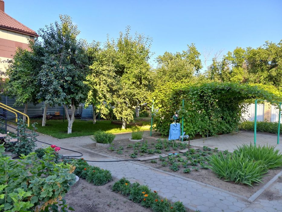 Продам коттедж в центре города