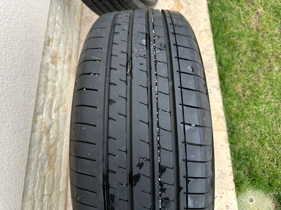 4 anvelope vara ca noi Yokohama Advan V61F