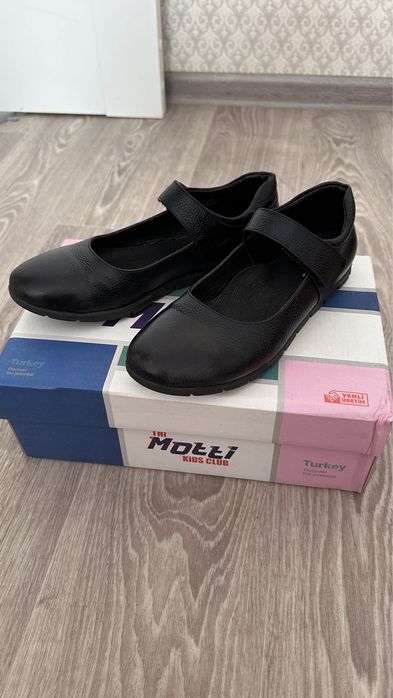 Школьные туфли 36 рр.