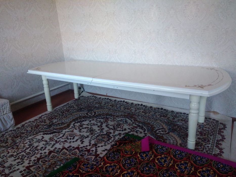продается без стулья стол