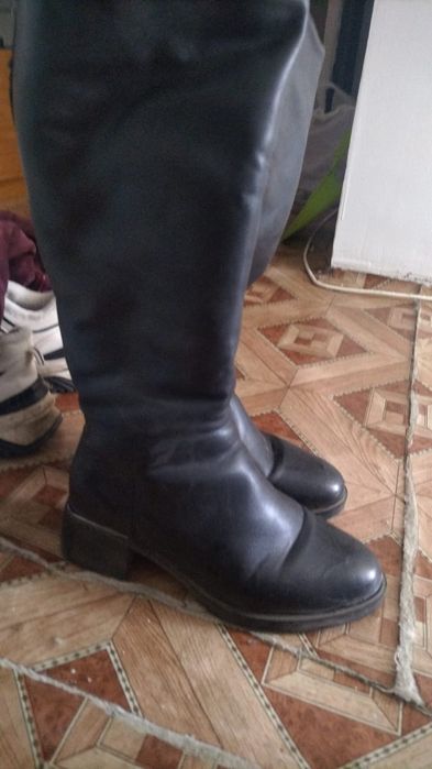 Отдам даром женскую обувь