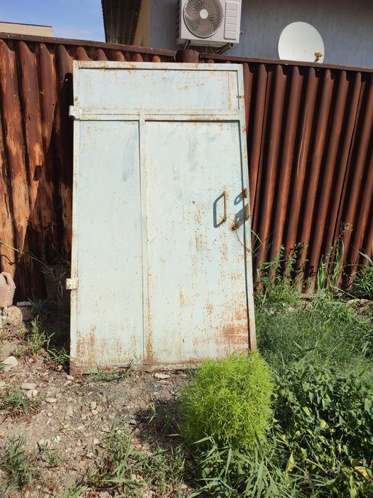 Двери металлические для гаража