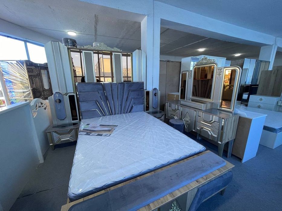 hamma narsasi bor full turibdi