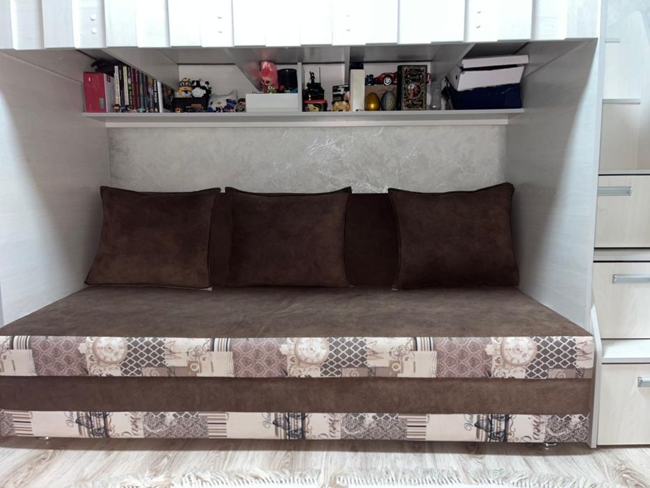 Продам двухъярусную кровать