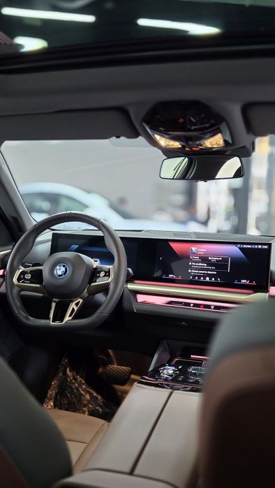 BMW i5 40L М пакет
2025 год