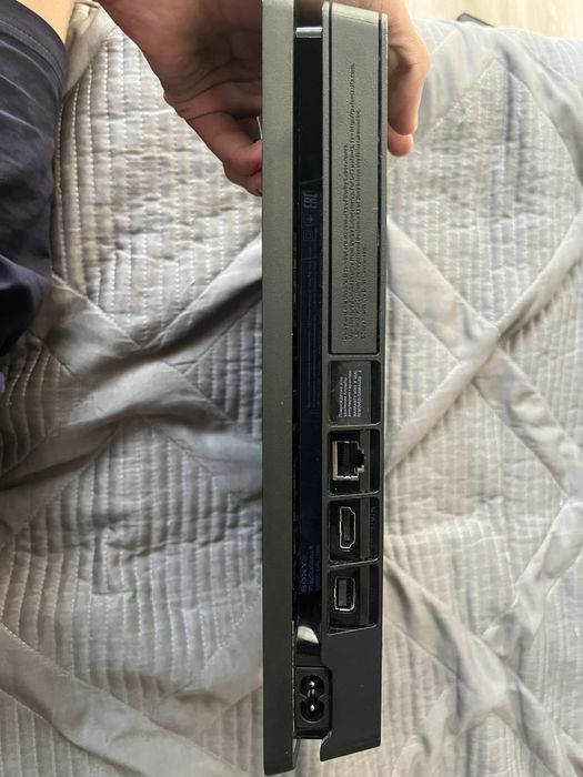 Playstation 4 + 2 геймпада