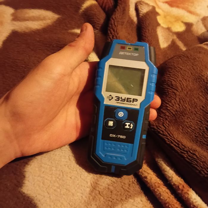 Қабырға детекторы ЗУБР DX-750 б/у, жұмыс істейді