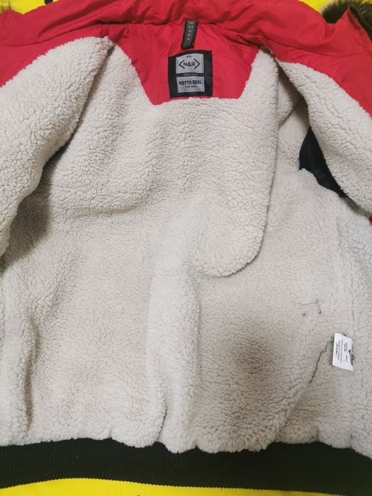 Jeaca iarna ca noua xxl dar este un L