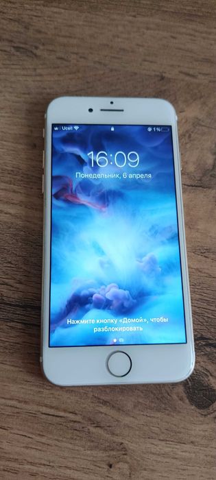 Продаю iPhone 8