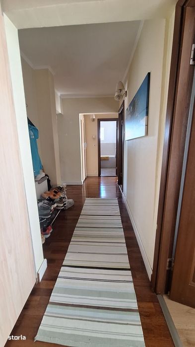 Apartament 4 camere, balcon, etaj 3, Râșnov