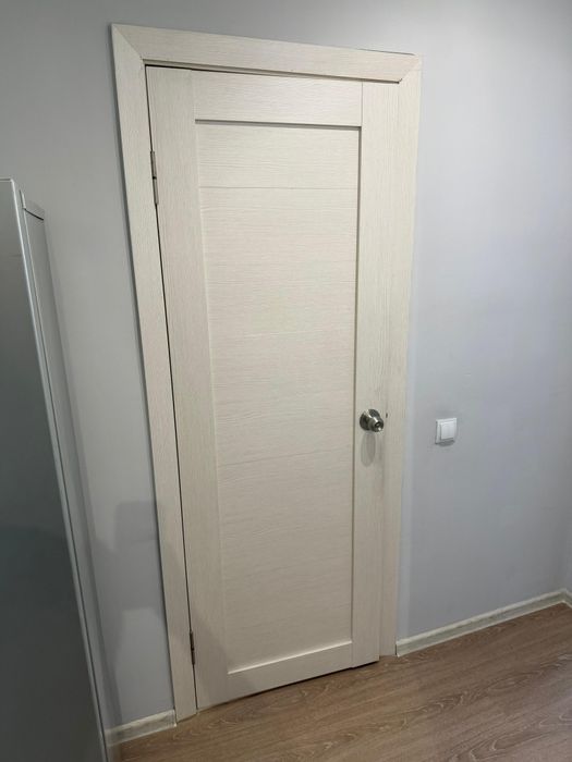 Межкомнатные двери (6 штук)