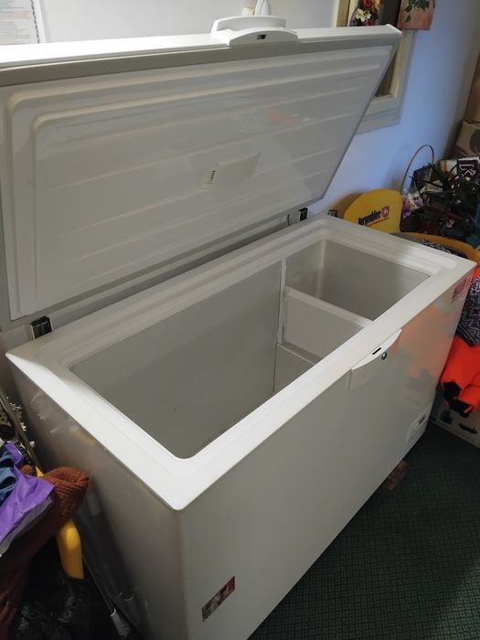 Lada frigorifica BEKO 284L