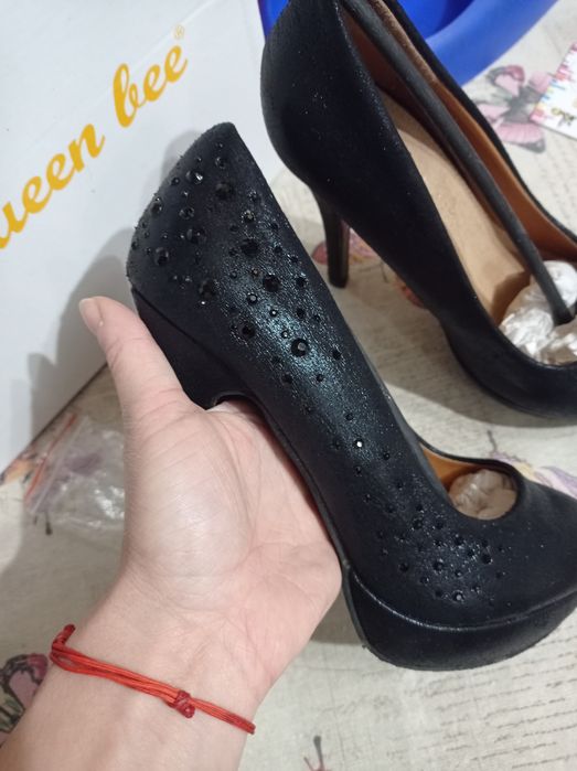 Pantofi mărimea 37