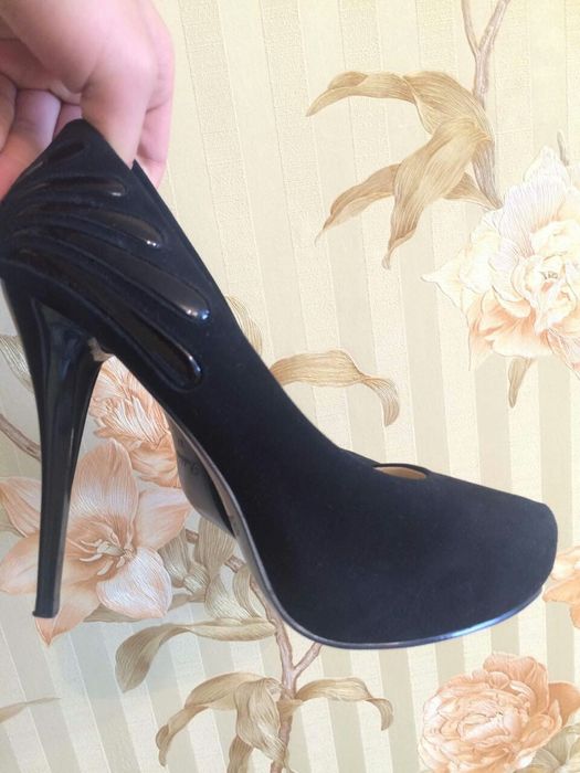 Продам туфли замшевые