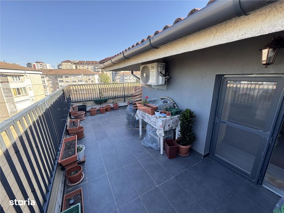 Apartament cu 2 camere si terasa, zona Decebal