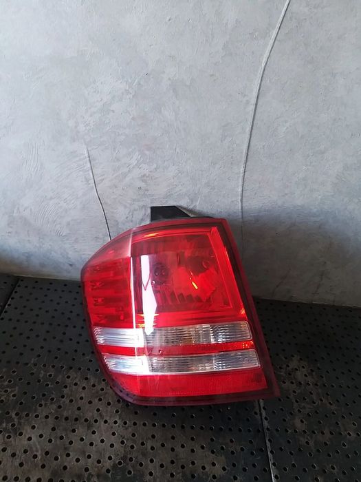 Stop tripla lampa stanga aripa dodge journey 05067785ad