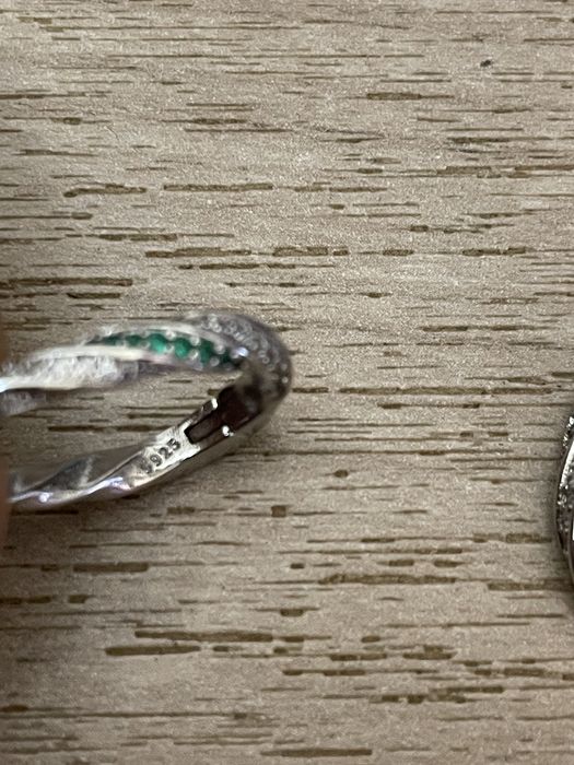 Cercei din argint 925 cu pietre verzi – eleganți