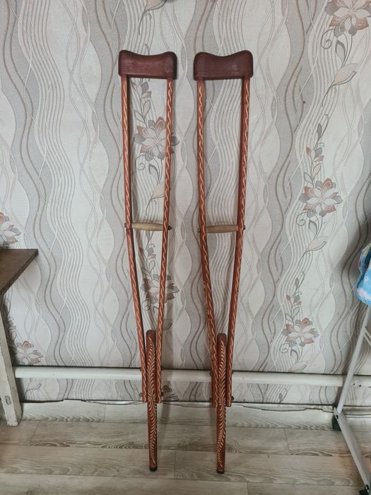 Продам новые костыли