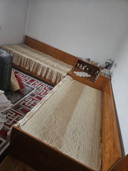 Ъглова спалня с ракла - масив