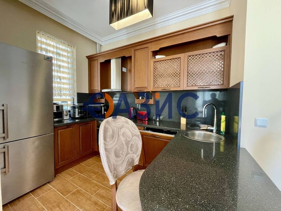 Продава се Къща в Свети Влас - 250 кв.м за 1520 €/кв.м - Снимка #6