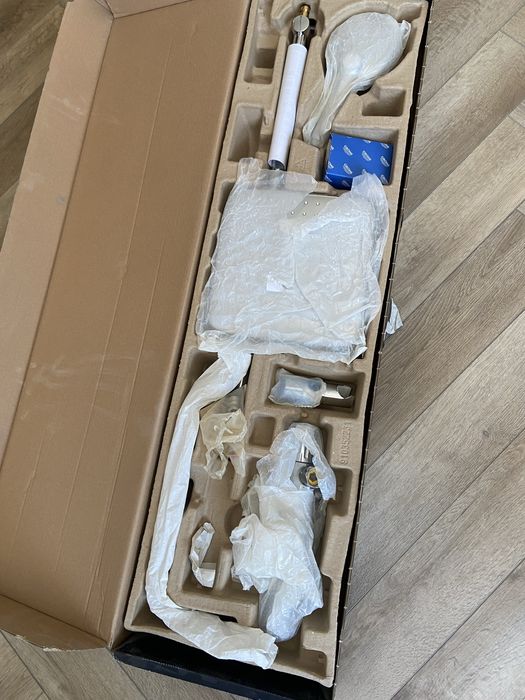 Продам душевую систему GROHE