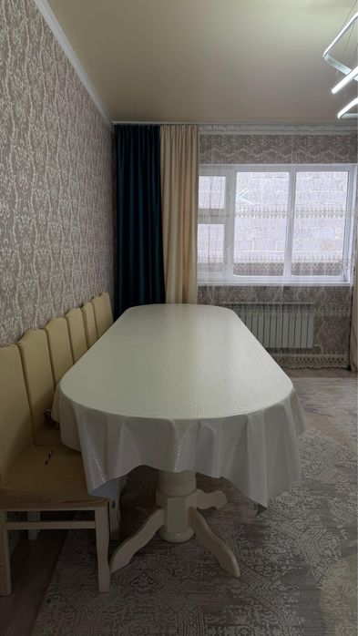 Продается стол со стульями