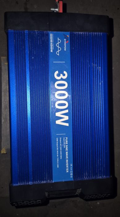 Invertor de tensiune 24V DC la 220-240V AC,