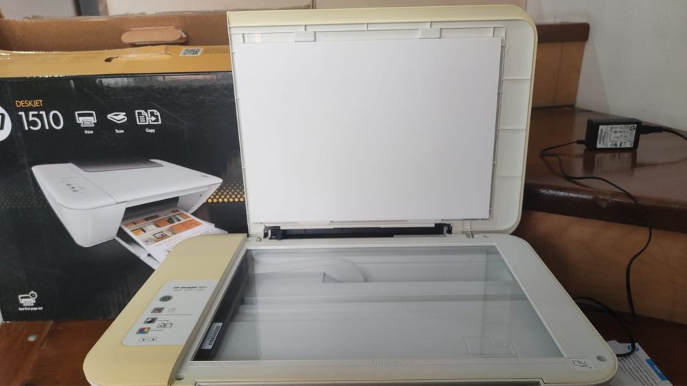 Продам цветной принтер  15 тыс тенге