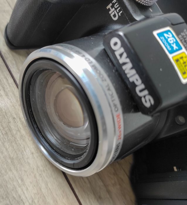 Фотоапарат Olympus SP-720 UZ 14MP full hd video увеличение х 26