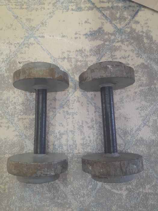 Продам гантели .