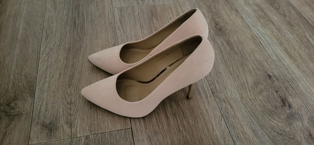 Продам вечерние туфли