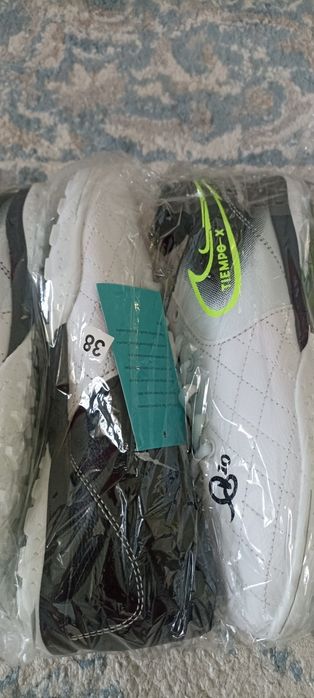 Продам бутсы сороконожку