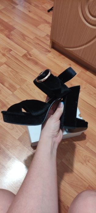 Босоножки 36 р. на выпускной