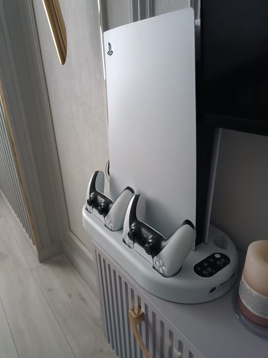 Продам PS5 в идеальном состоянии