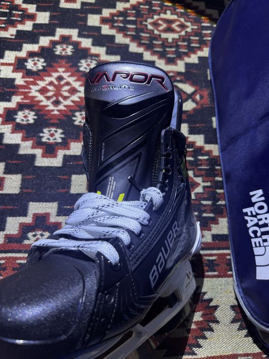 Хакейни кънки Bauer Vapor HYP2RLITE