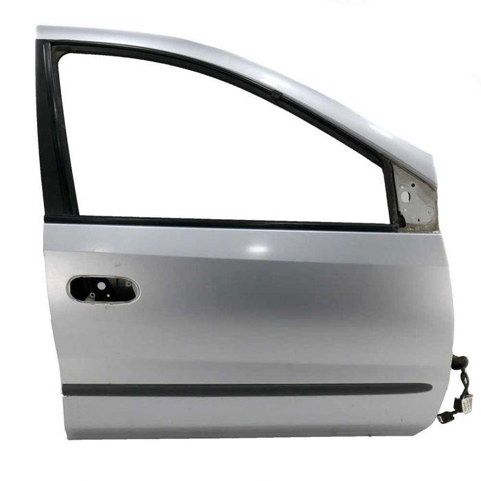 Предна дясна врата Nissan Almera Tino (V10)  ID: 157885