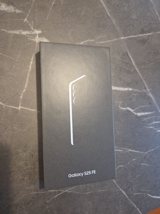 Vând Samsung Galaxy S25 FE – Jet Black, 8GB RAM, 256GB – Sigilat
