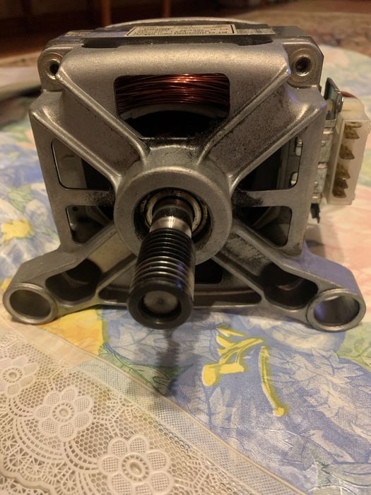 Двигатель от стиральной машины