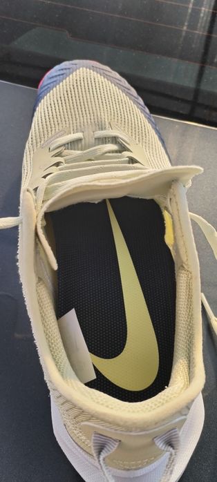 Adidași Nike ne-o zoom.