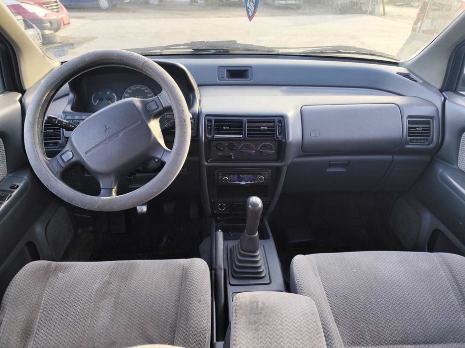 Mitsubishi Space Wagon 2.0 - 133к.с - 1999г. на части