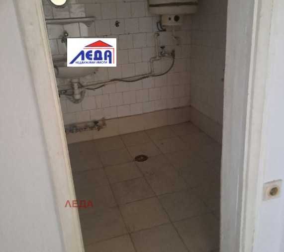 Продава се Тристаен апартамент в Плевен, 9-ти квартал - 100 кв.м за 970 €/кв.м - Снимка #5