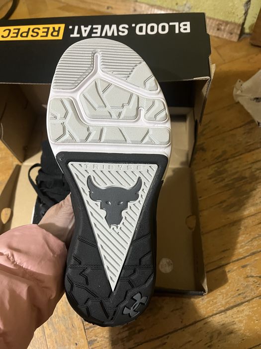Маратонки under armour 36,5 номер