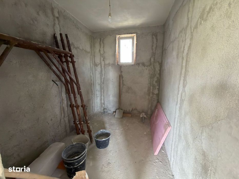 Casa de vanzare, 80 mp, Izvorul Rece